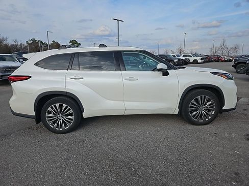 Used 2021 Toyota Highlander Platinum image 8