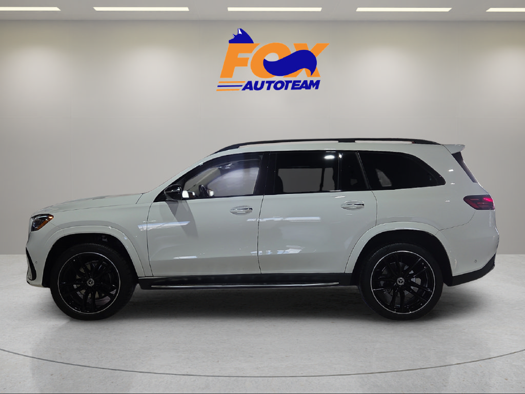 Used 2024 Mercedes-Benz GLS 580 4MATIC image 2