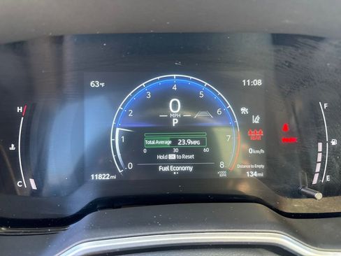 Certified 2023 Toyota Corolla Cross XLE image 29