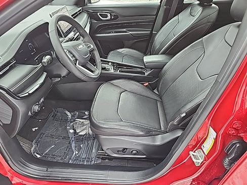 Certified 2024 Jeep Compass Limited w/ High Altitude Package image 18