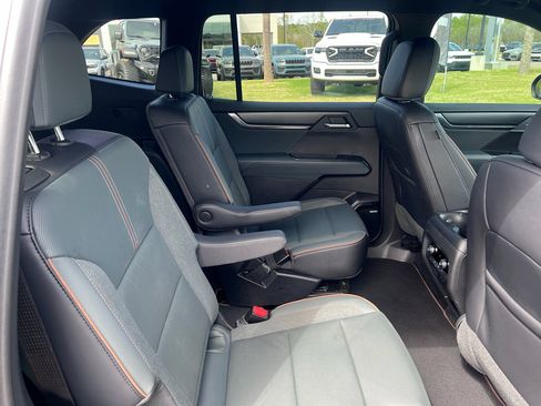 Used 2024 GMC Acadia AT4 image 13