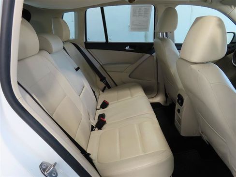 Used 2017 Volkswagen Tiguan S FWD image 35