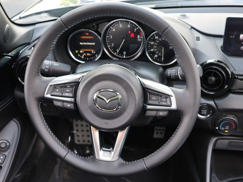 New 2026 MAZDA MX-5 Miata Club w/ Interior Package RWD image 12