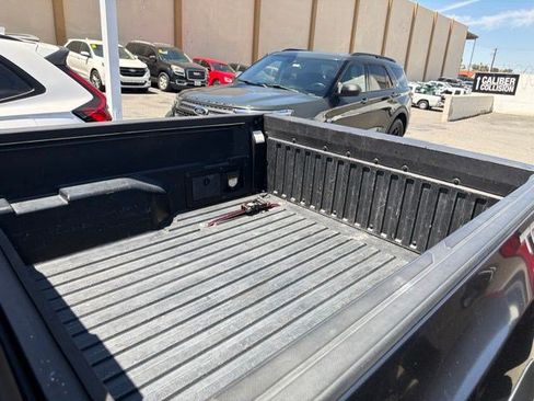 Used 2018 Toyota Tacoma TRD Off-Road RWD image 18