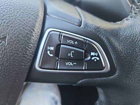 Used 2019 Ford Escape SEL image 26