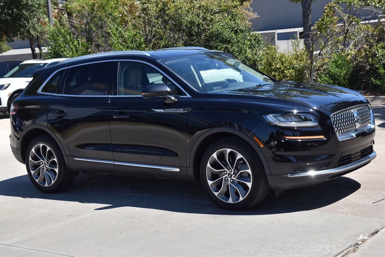 Used 2023 Lincoln Nautilus Reserve w/ Equipment Group 201A AWD/4WD image 5