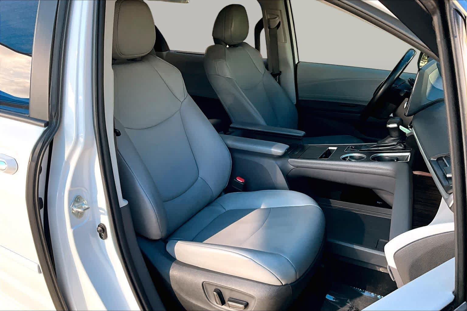 Used 2022 Toyota Sienna XLE FWD image 8