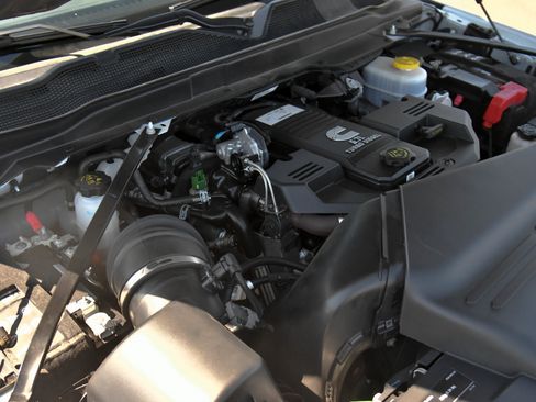 Used 2024 RAM 2500 Laramie image 58