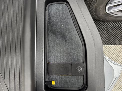 Used 2023 Rivian R1T Adventure image 32