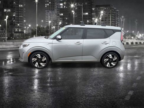 Used 2023 Kia Soul GT-Line w/ GT-Line Technology Package FWD image 3