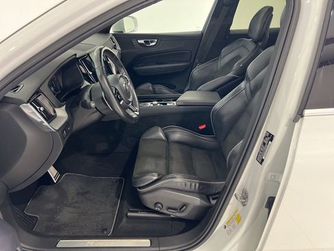 Used 2018 Volvo XC60 T6 R-Design w/ Convenience Package image 18