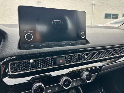 Used 2023 Honda Civic LX image 26