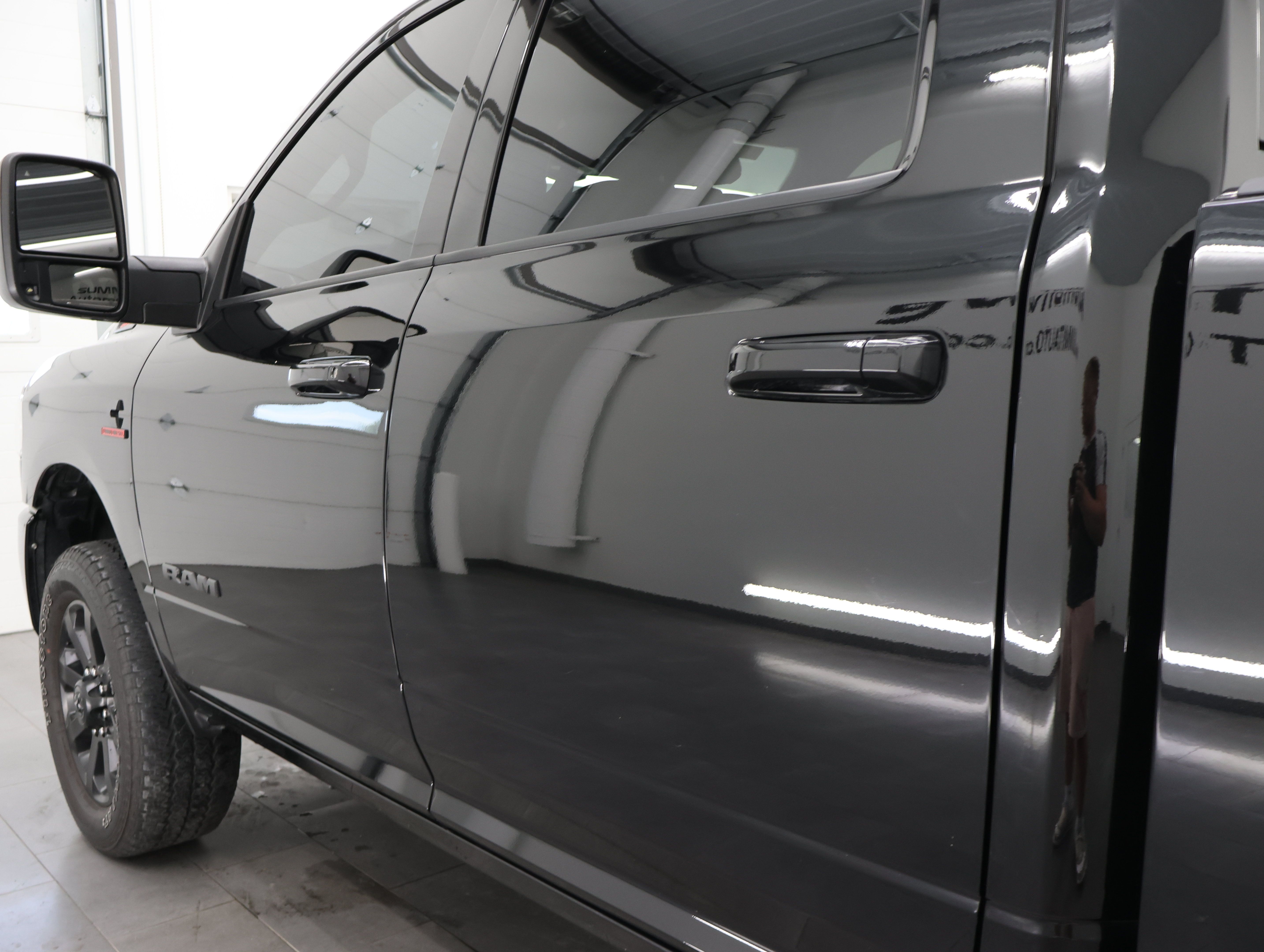 Used 2024 RAM 2500 Big Horn w/ Night Edition AWD/4WD image 32
