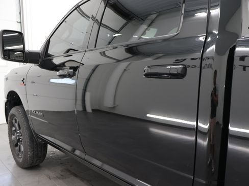 Used 2024 RAM 2500 Big Horn w/ Night Edition AWD/4WD image 32