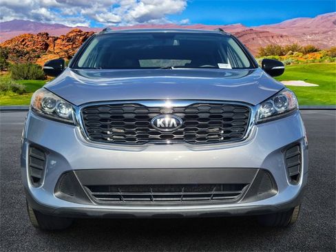 Used 2019 Kia Sorento S image 8