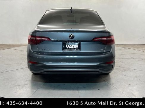 Used 2022 Volkswagen Jetta SE image 4
