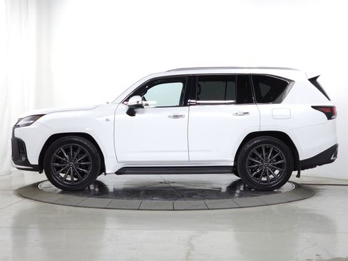 Used 2023 Lexus LX 600 F Sport image 5