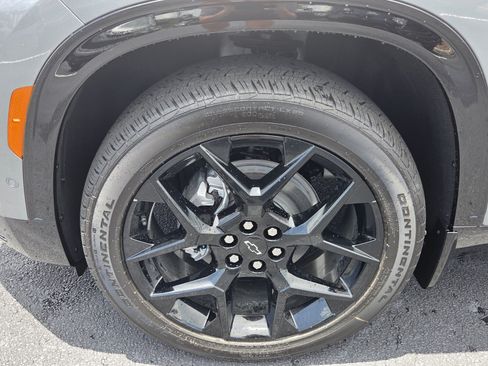 New 2026 Chevrolet Traverse RS w/ LPO, Floor Liner Package AWD/4WD image 4