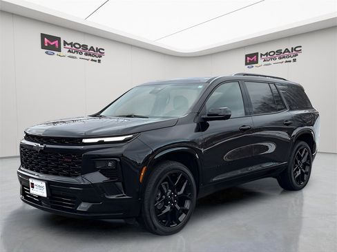 Used 2024 Chevrolet Traverse RS image 3