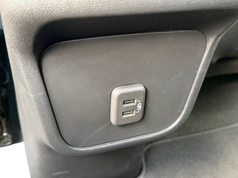 Used 2023 Chevrolet Equinox LT AWD/4WD image 11