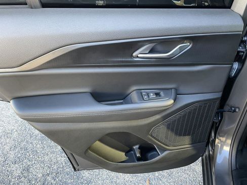 Certified 2025 Jeep Grand Cherokee Laredo X image 39