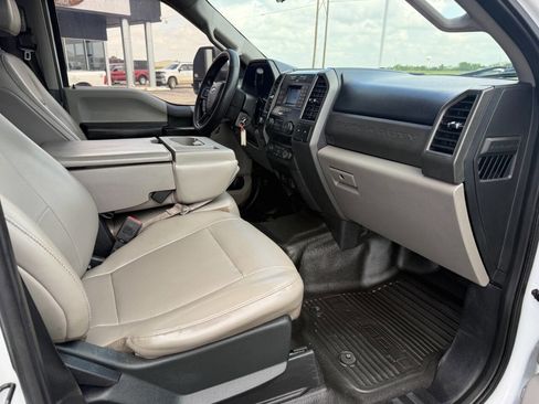 Used 2021 Ford F250 XL w/ Power Equipment Group image 32