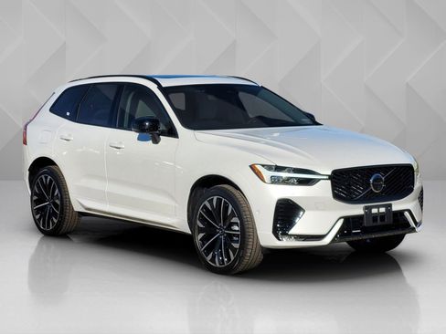 New 2026 Volvo XC60 B5 Ultra w/ Climate Package AWD/4WD image 8