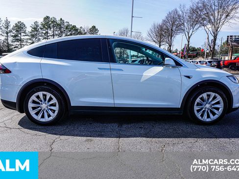 Used 2017 Tesla Model X 90D image 11