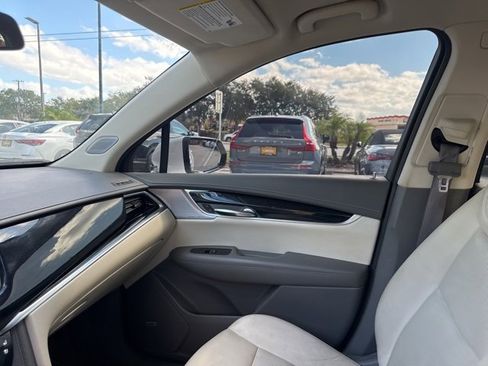 Used 2024 Cadillac XT6 Premium Luxury image 24