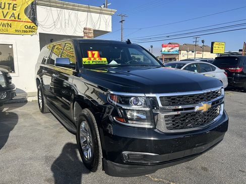 Used 2017 Chevrolet Suburban LT image 2