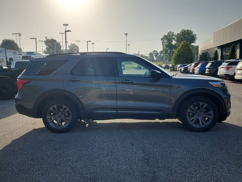 Used 2023 Ford Explorer XLT w/ Equipment Group 202A AWD/4WD image 9