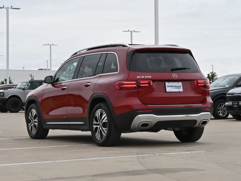 Used 2024 Mercedes-Benz GLB 250 image 7