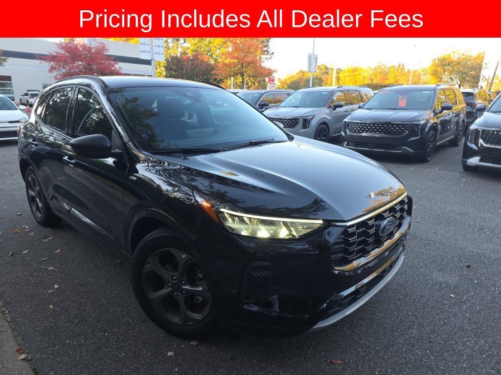 Used 2024 Ford Escape ST-Line w/ Tech Pack #1 FWD image 1