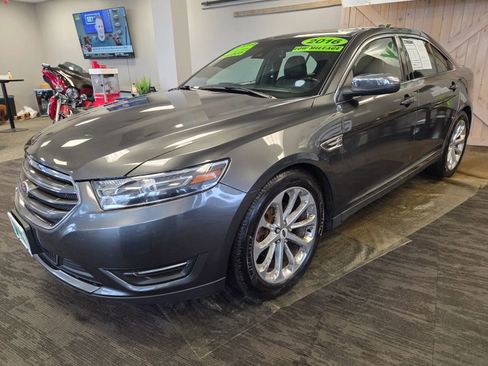 Used 2016 Ford Taurus Limited w/ Equipment Group 301A image 4