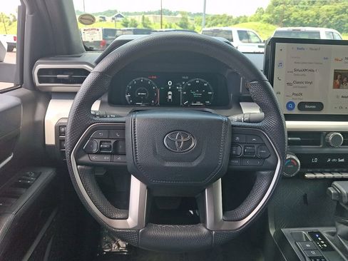 Used 2024 Toyota Tacoma TRD Off-Road AWD/4WD image 19
