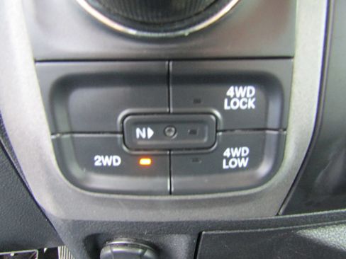 Used 2017 RAM 1500 Express AWD/4WD image 28