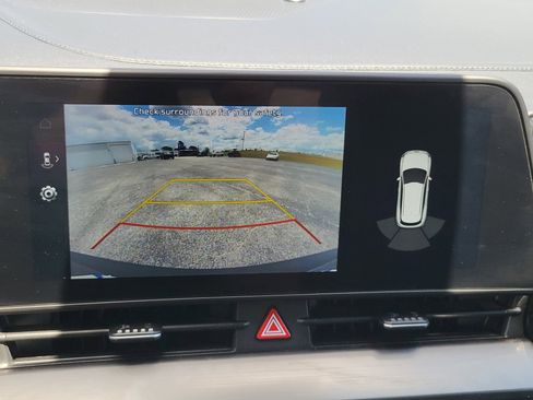 Used 2023 Kia Sportage EX image 18