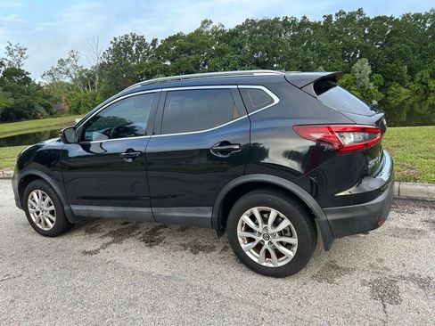 Used 2021 Nissan Rogue Sport SV FWD image 4