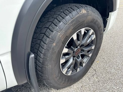 Used 2024 Nissan Titan PRO-4X w/ Pro-4x Convenience Package AWD/4WD image 43
