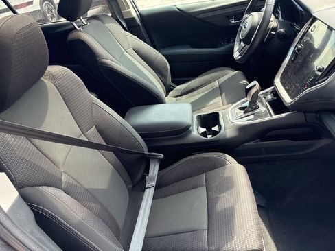 Used 2025 Subaru Outback Premium AWD/4WD image 10