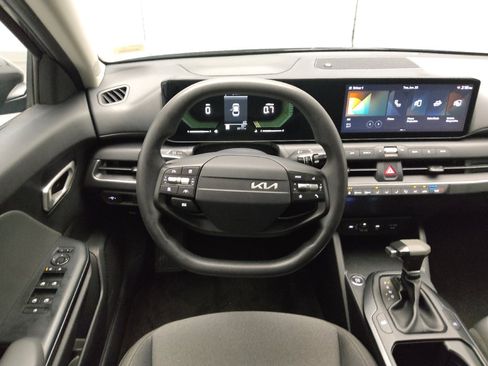 Used 2025 Kia K4 FWD image 22