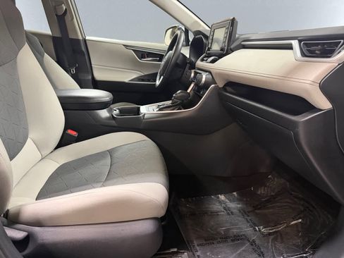 Used 2019 Toyota RAV4 XLE image 20