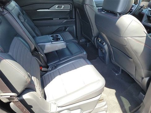 Used 2025 Ford Explorer ST-Line image 16