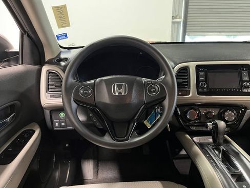 Used 2022 Honda HR-V LX image 21