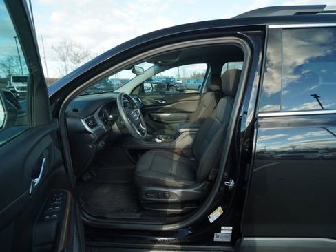 Used 2023 GMC Acadia SLE w/ Driver Convenience Package image 11