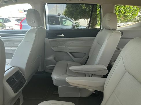 Used 2023 Volkswagen Atlas SE AWD/4WD image 8
