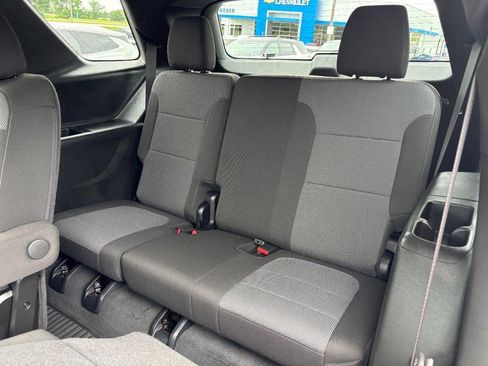 Certified 2023 Chevrolet Traverse LT FWD image 10