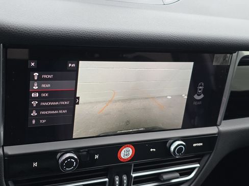 Certified 2025 Porsche Macan image 20