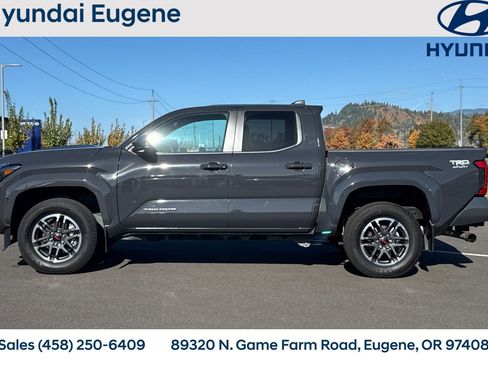 Used 2024 Toyota Tacoma TRD Sport image 7