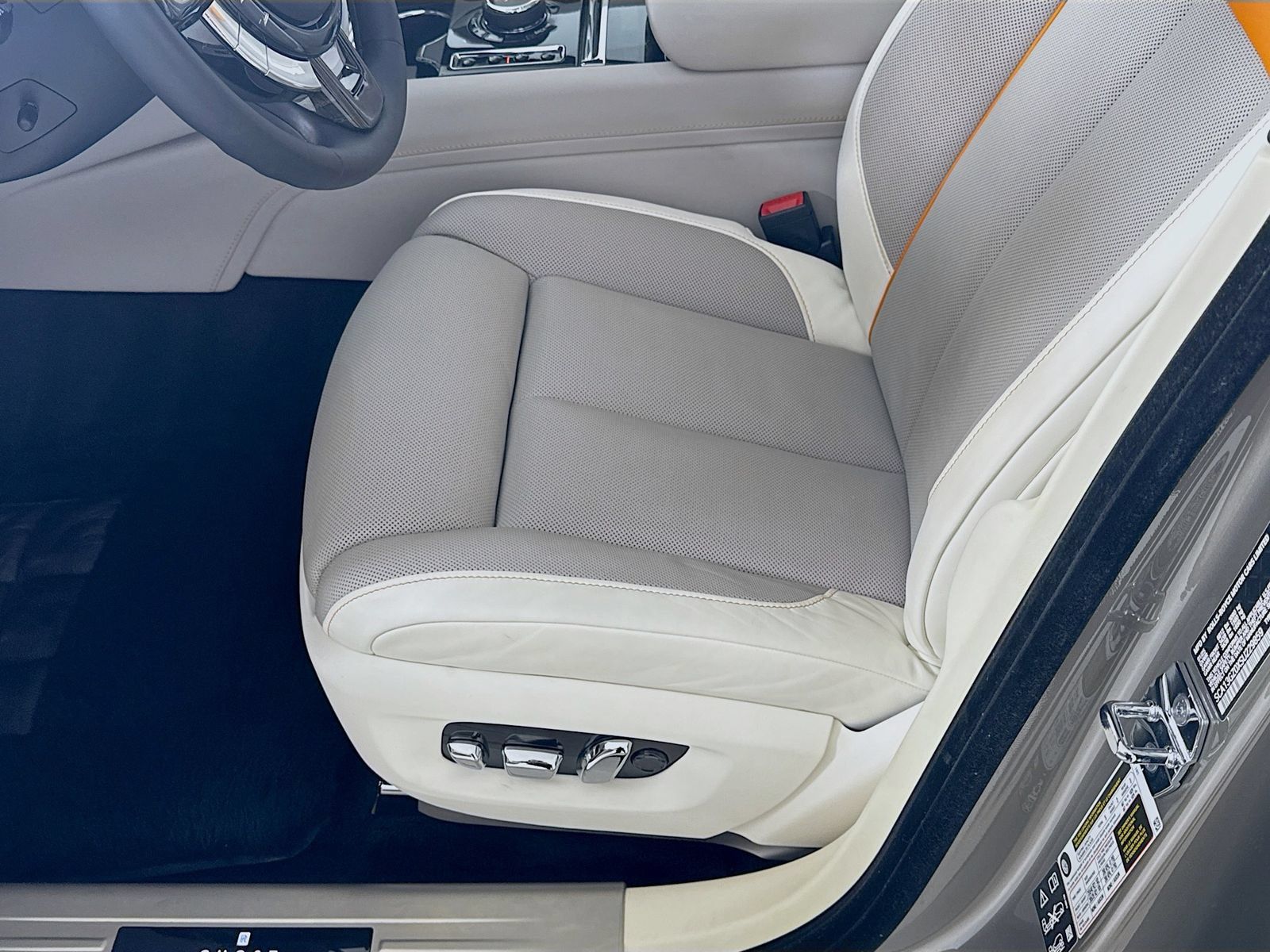 Certified 2025 Rolls-Royce Ghost AWD/4WD image 17